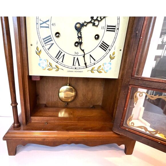 Vintage Daneker Pillar and Scroll Mantel Clock 8 day Westminster chime - Picture 7 of 11